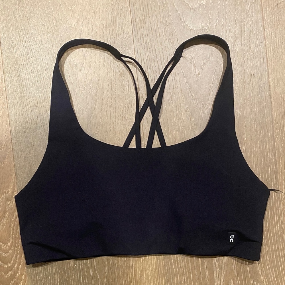 ON sports bra
